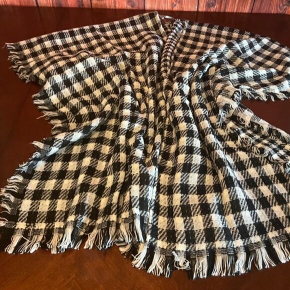 Black & White buffalo plaid herringbone Checkered Fringe Shawl  Andrée By Unit - Picture 3 of 5